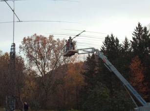 On the lift and up she goes, Zach seems to be overcoming his fear of hights nicely..