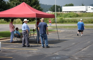 The boys talkin over their antenna plans.